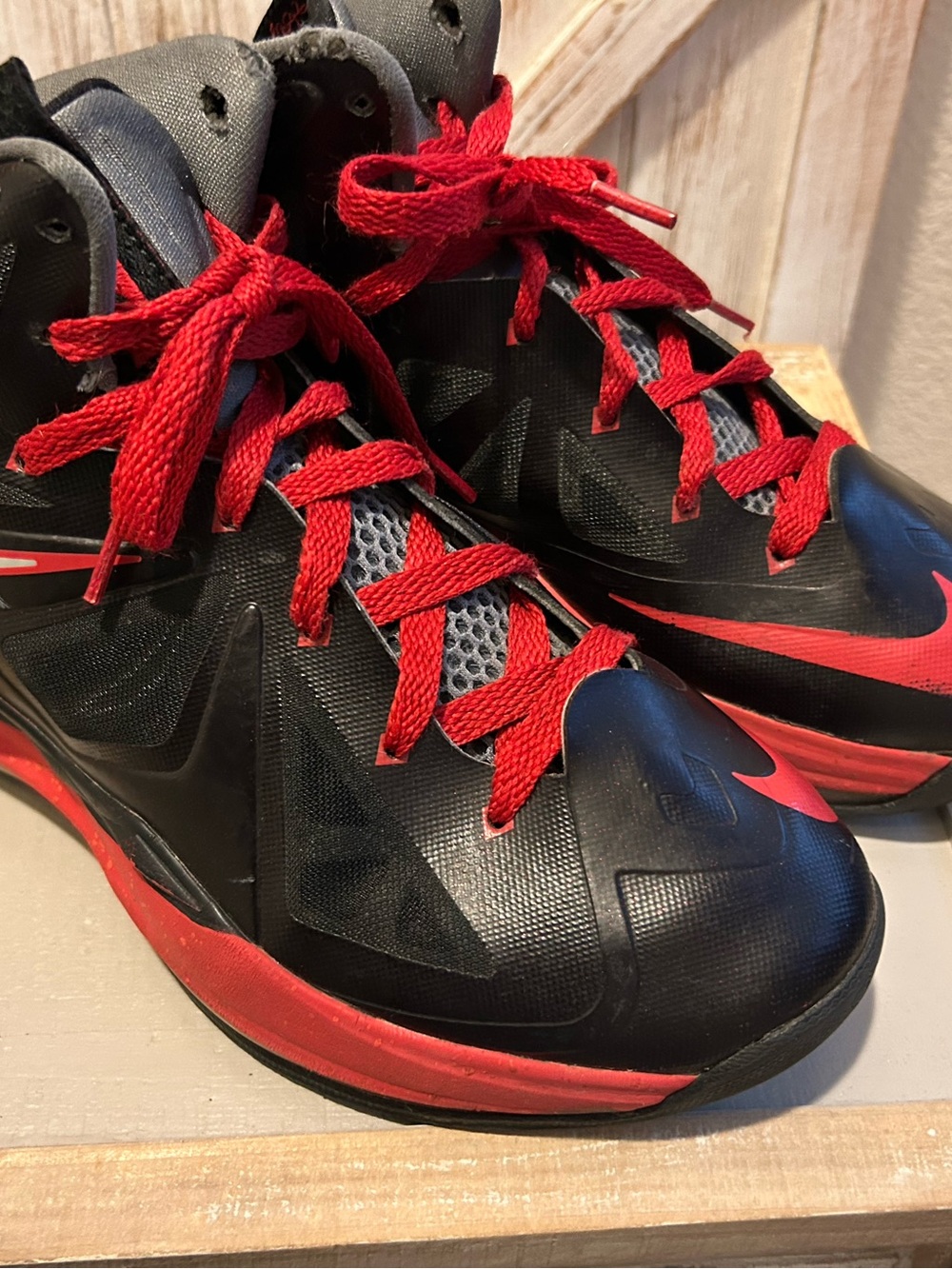 Nike LeBron X 10 GS Pressure Black University Red Silver 598360-001 Youth Sz. 5Y